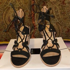 Dolce Vita Luci Black Nubuck Sandal Used 6.5